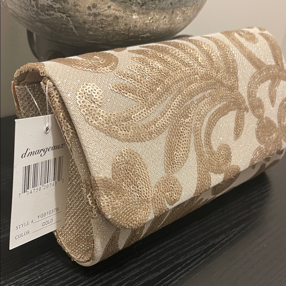 NWT D’Margeaux Floral Embroidered Sequin Clutch - Picture 2 of 6